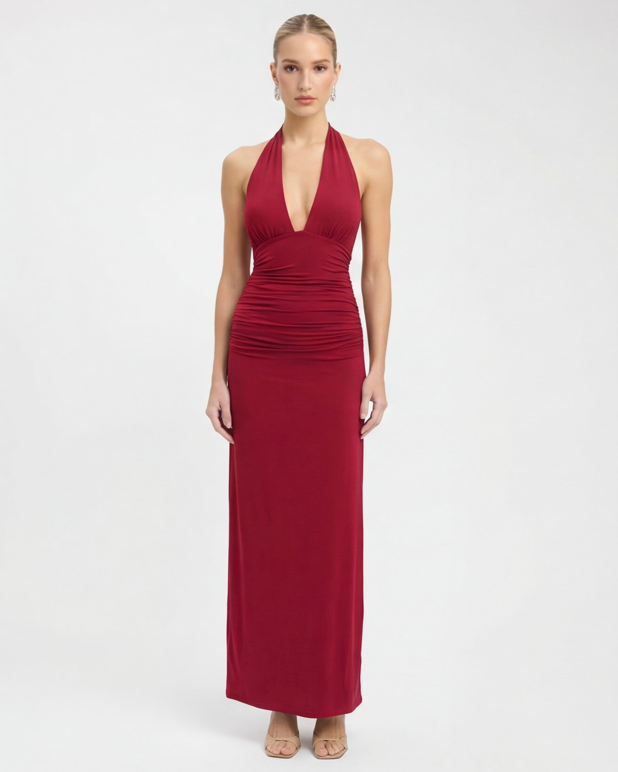 LANG JURK MET HALTER NECK EN OPEN RUG