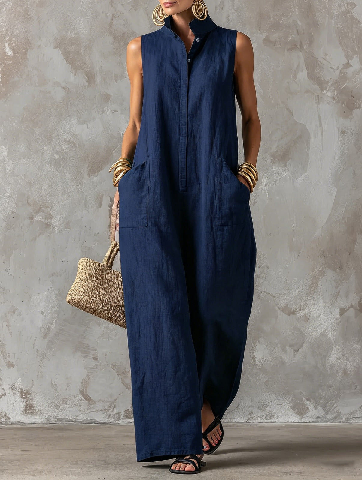 Claire | Mouwloze jumpsuit met staande kraag en knoopsluiting