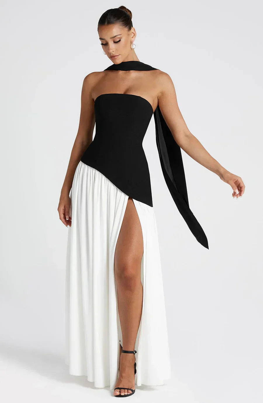 ADRIANA | LANG ASYMMETRISCH JURK MET OPENING