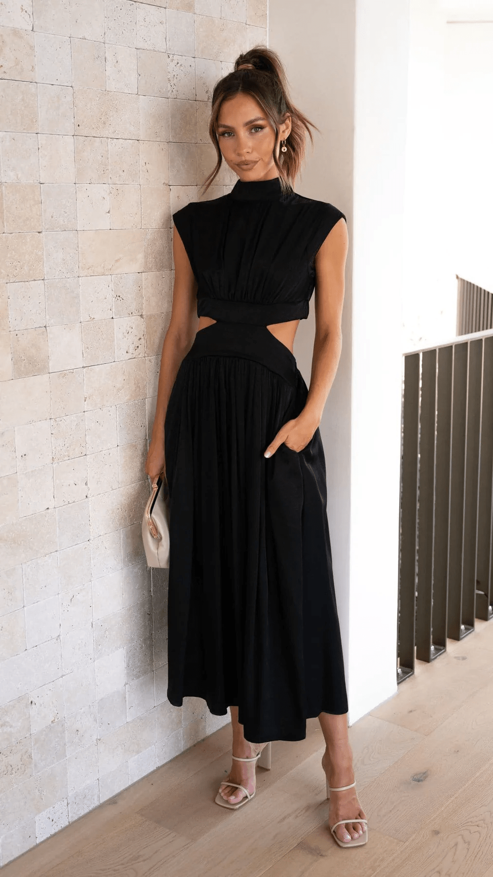 Quincy | Midi-jurk met Cut-Out en Zakken