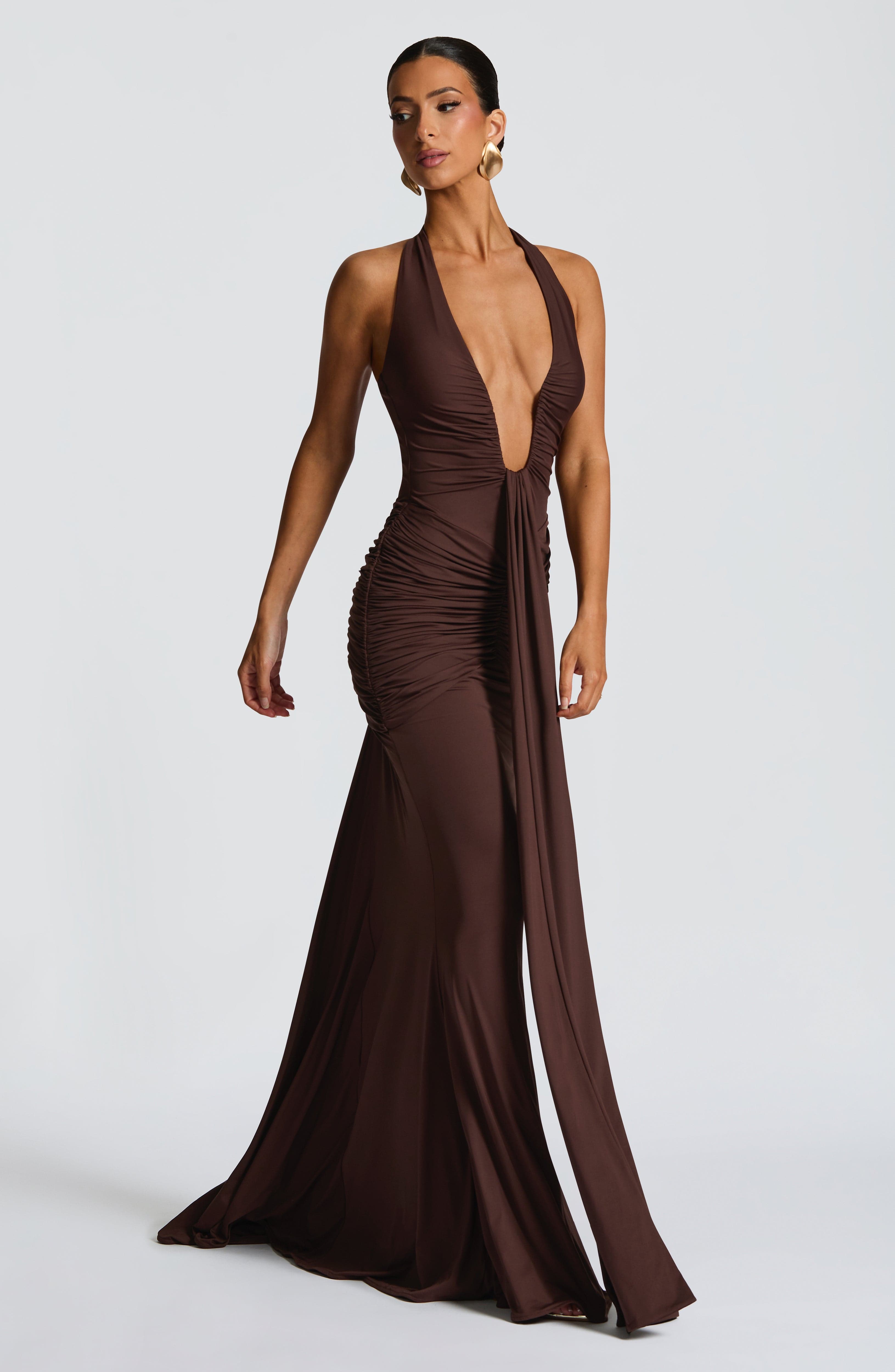 LANGE HALTER DRAPÉ KLEED