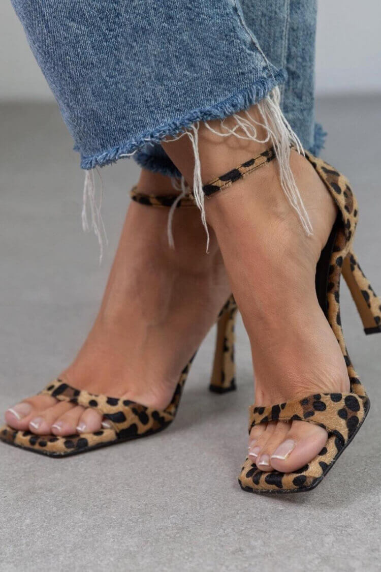 AFRIKA | Elegante Sandalen met Hoge Hak in Animalprint voor een Chic en Unieke Look