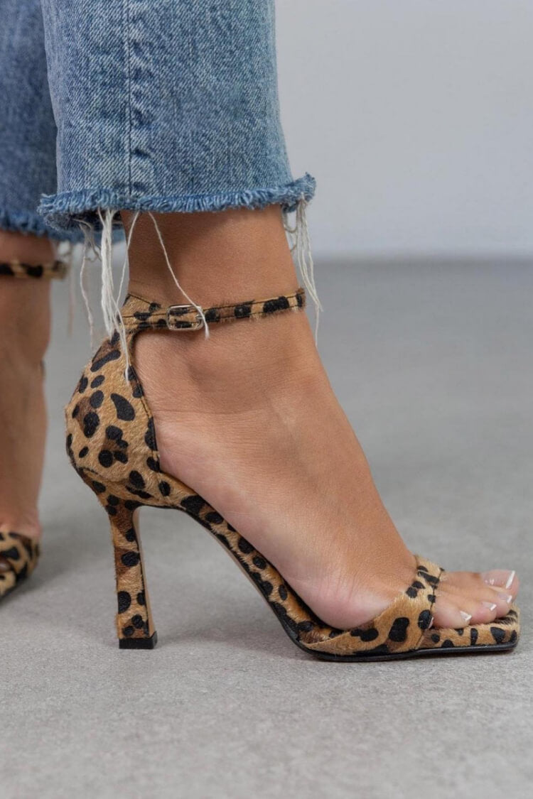 AFRIKA | Elegante Sandalen met Hoge Hak in Animalprint voor een Chic en Unieke Look