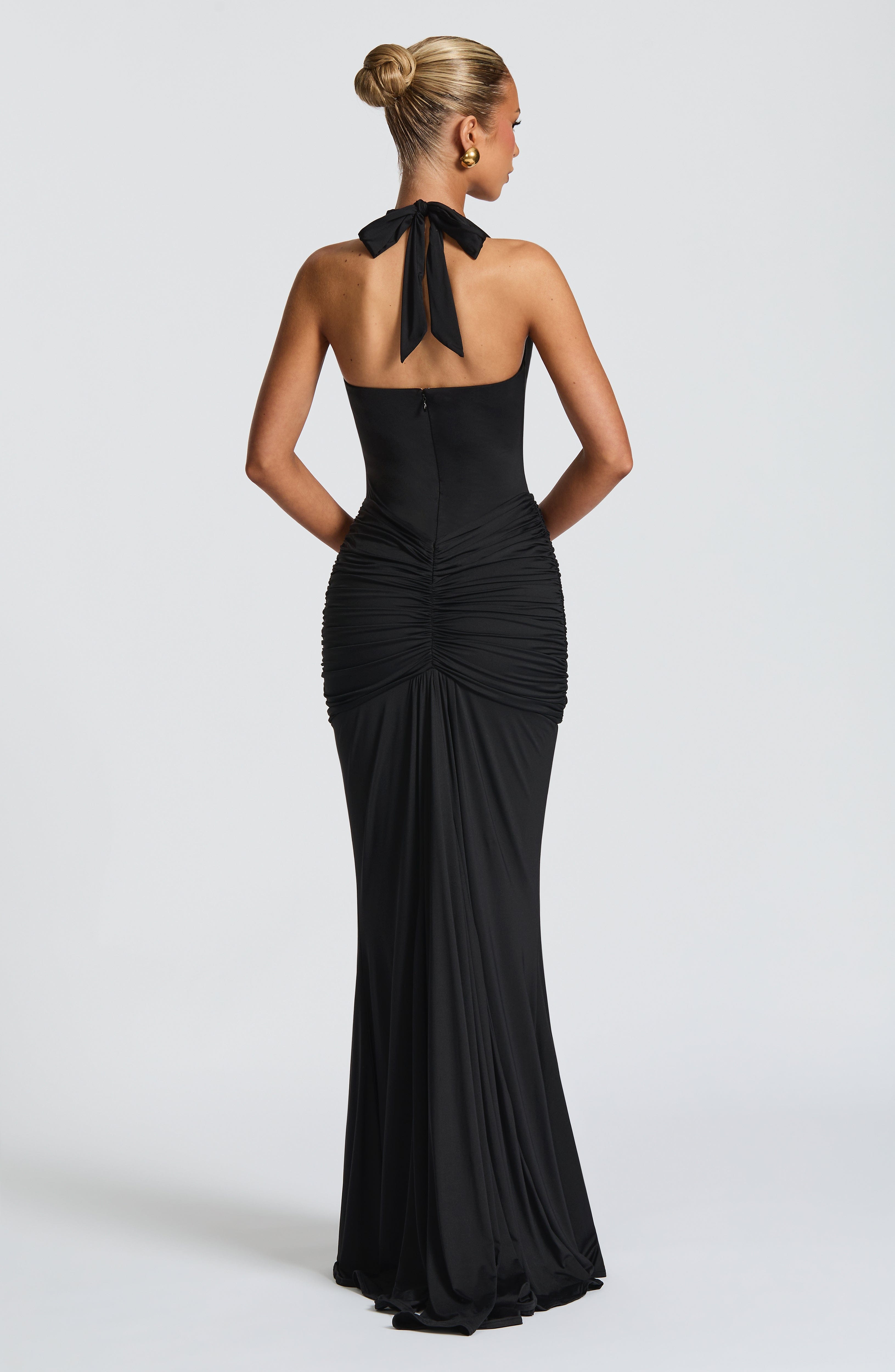 LANGE HALTER DRAPÉ KLEED