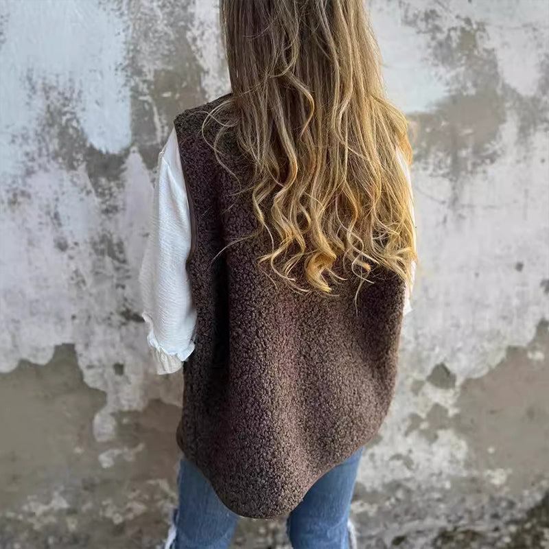 Alicia | Korte warme herfstvest met knopen